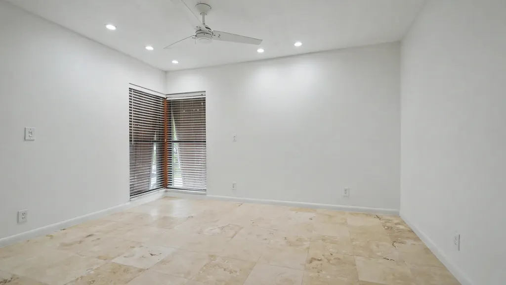 3939 NE 5th Avenue Boca Raton FL 33431