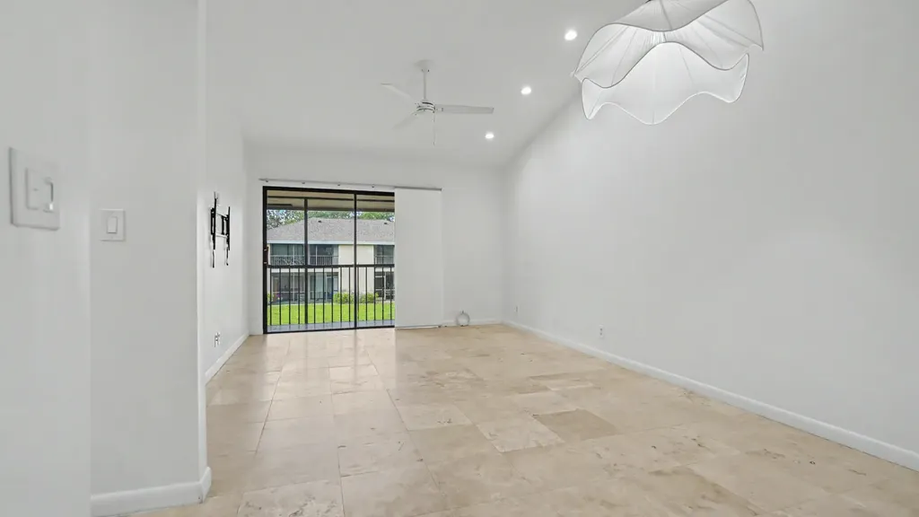 3939 NE 5th Avenue Boca Raton FL 33431
