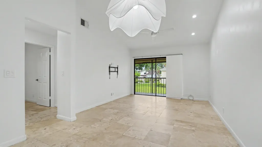 3939 NE 5th Avenue Boca Raton FL 33431