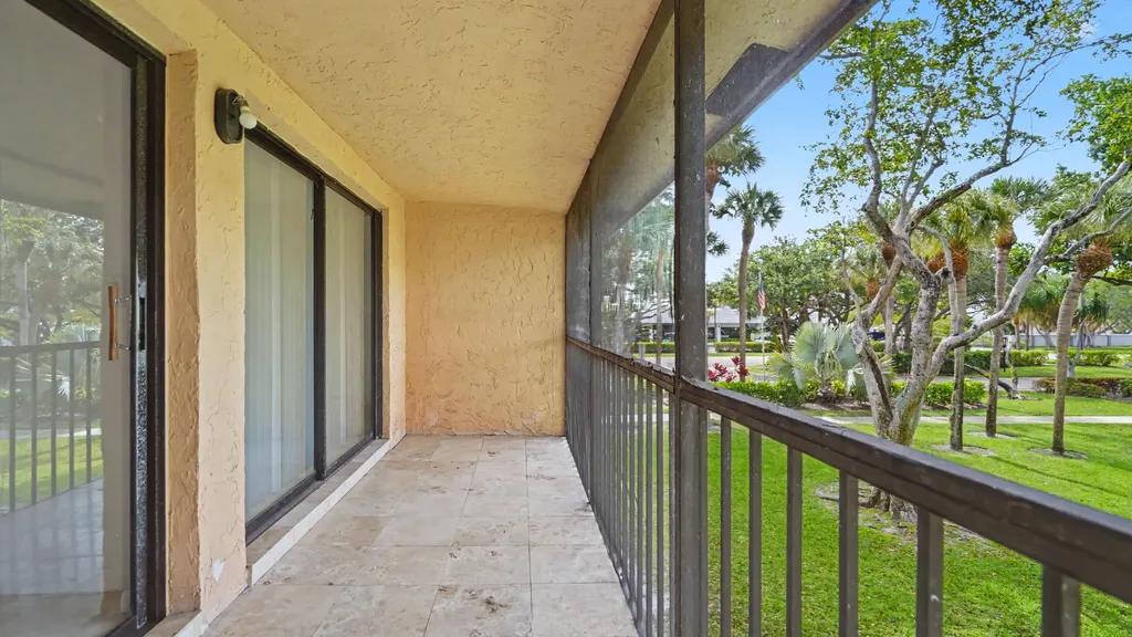 3939 NE 5th Avenue Boca Raton FL 33431