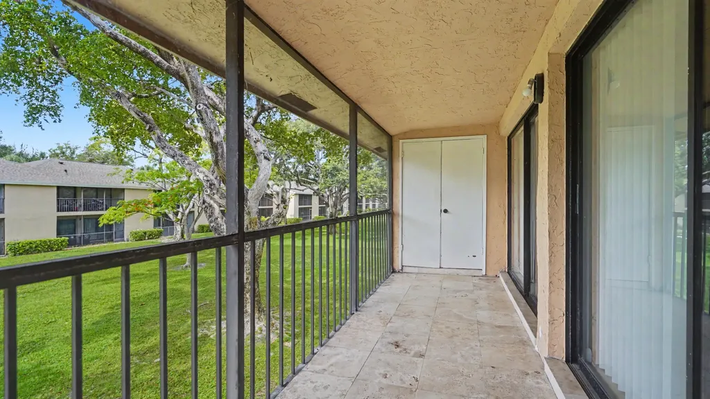 3939 NE 5th Avenue Boca Raton FL 33431