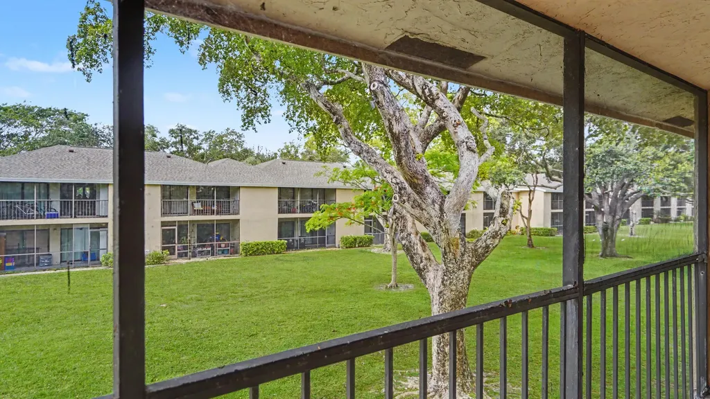 3939 NE 5th Avenue Boca Raton FL 33431