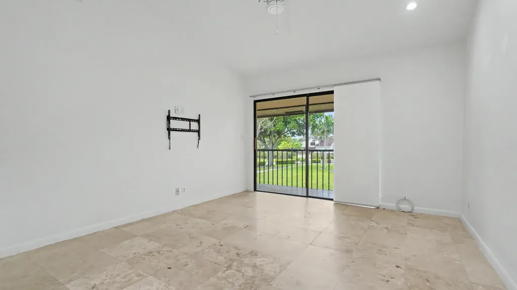 3939 NE 5th Avenue Boca Raton FL 33431
