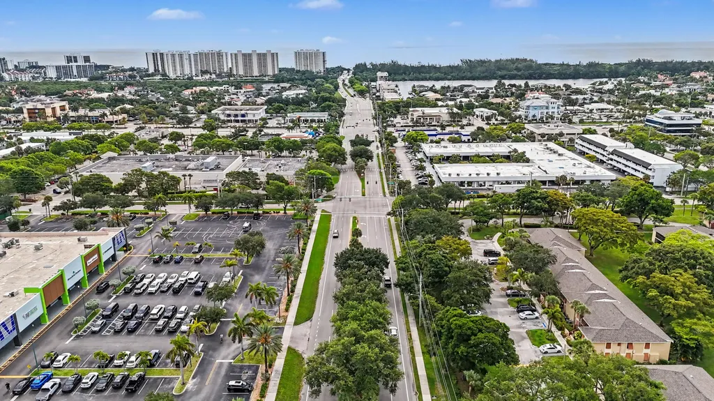3939 NE 5th Avenue Boca Raton FL 33431