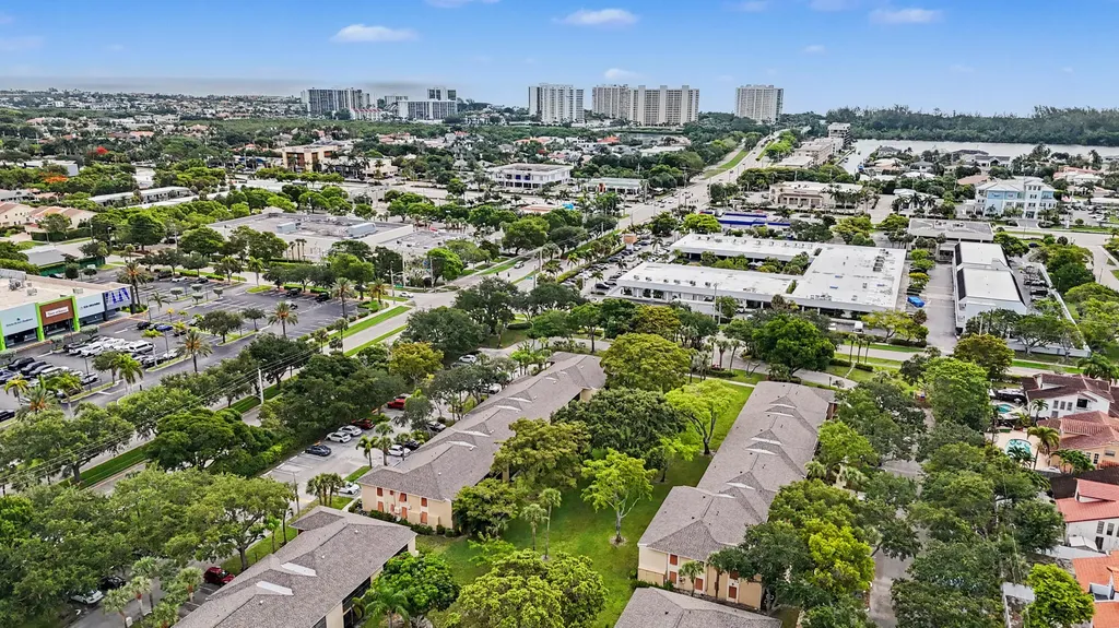 3939 NE 5th Avenue Boca Raton FL 33431