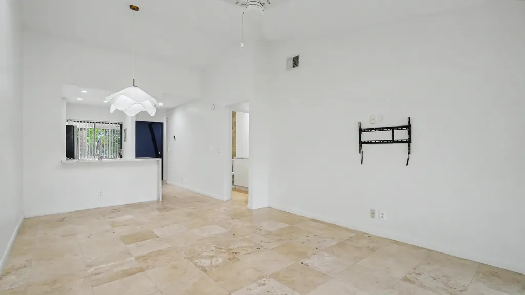 3939 NE 5th Avenue Boca Raton FL 33431