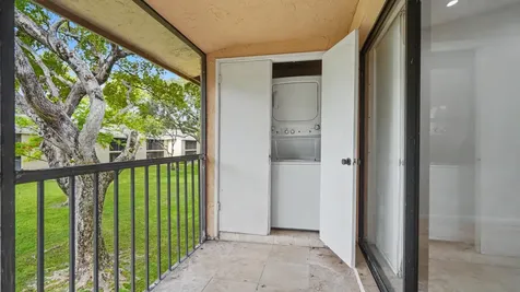 3939 NE 5th Avenue Boca Raton FL 33431