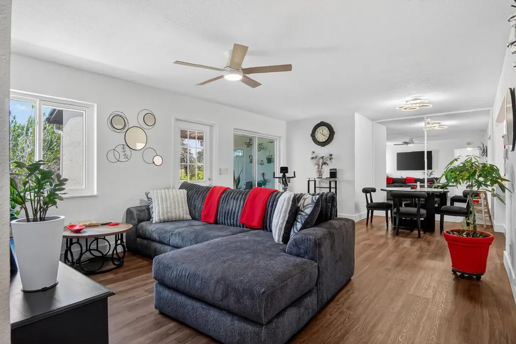 5930 Whispering Pine Way Greenacres FL 33463