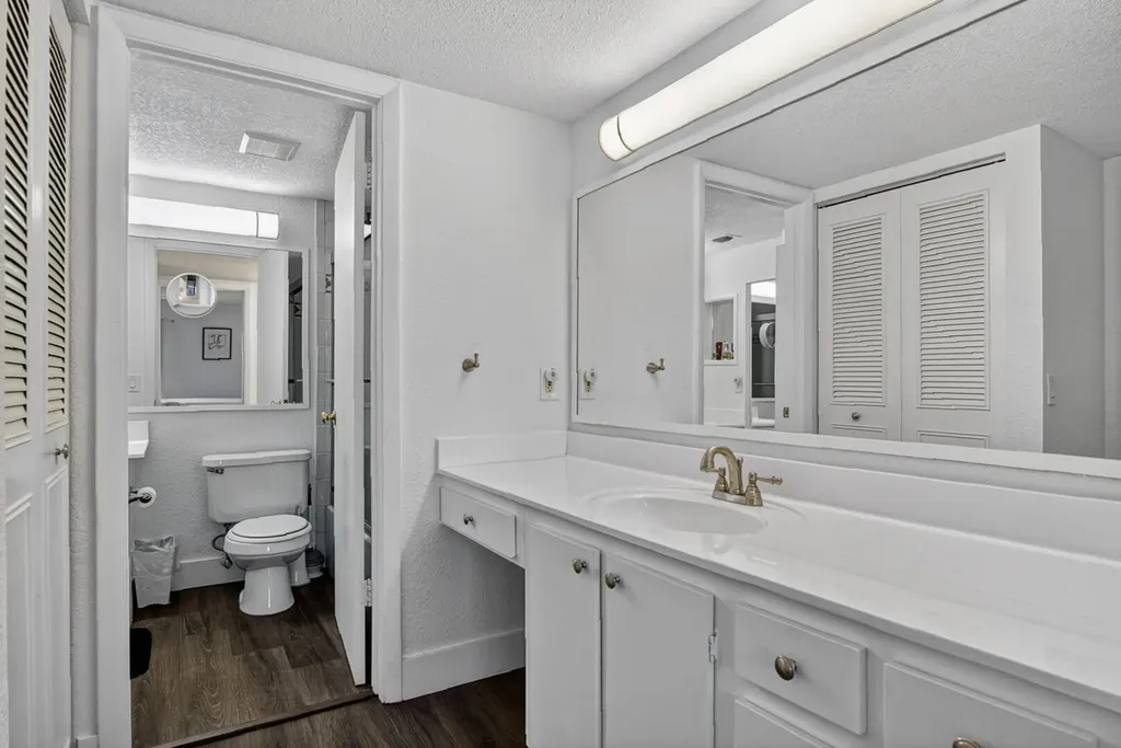 5930 Whispering Pine Way Greenacres FL 33463