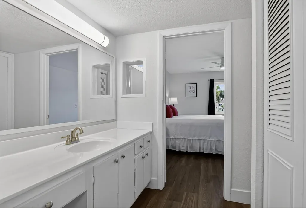 5930 Whispering Pine Way Greenacres FL 33463