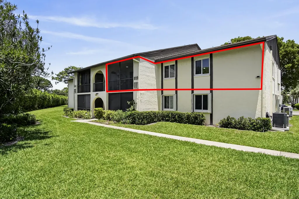 5930 Whispering Pine Way Greenacres FL 33463