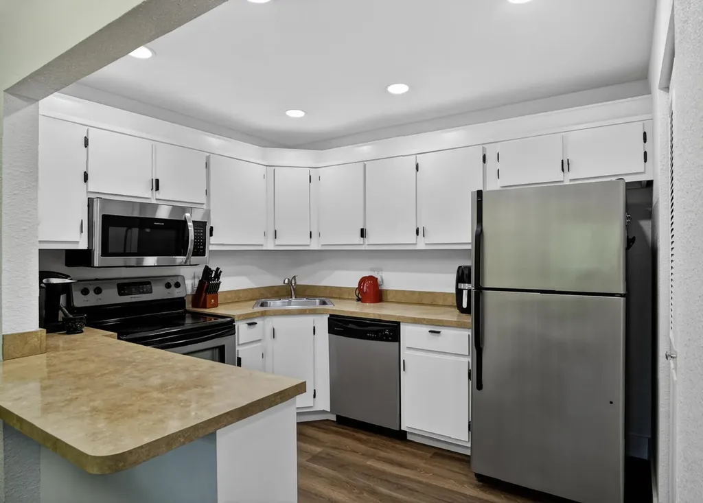 5930 Whispering Pine Way Greenacres FL 33463