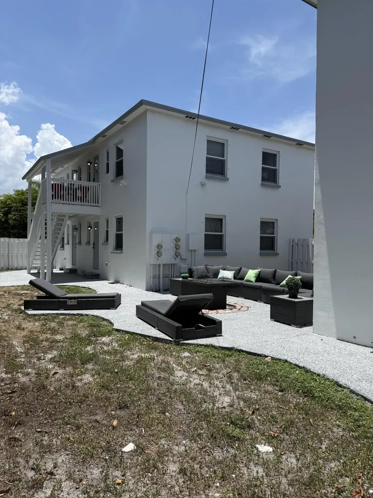 715 2nd Avenue S Lake Worth Beach FL 33460