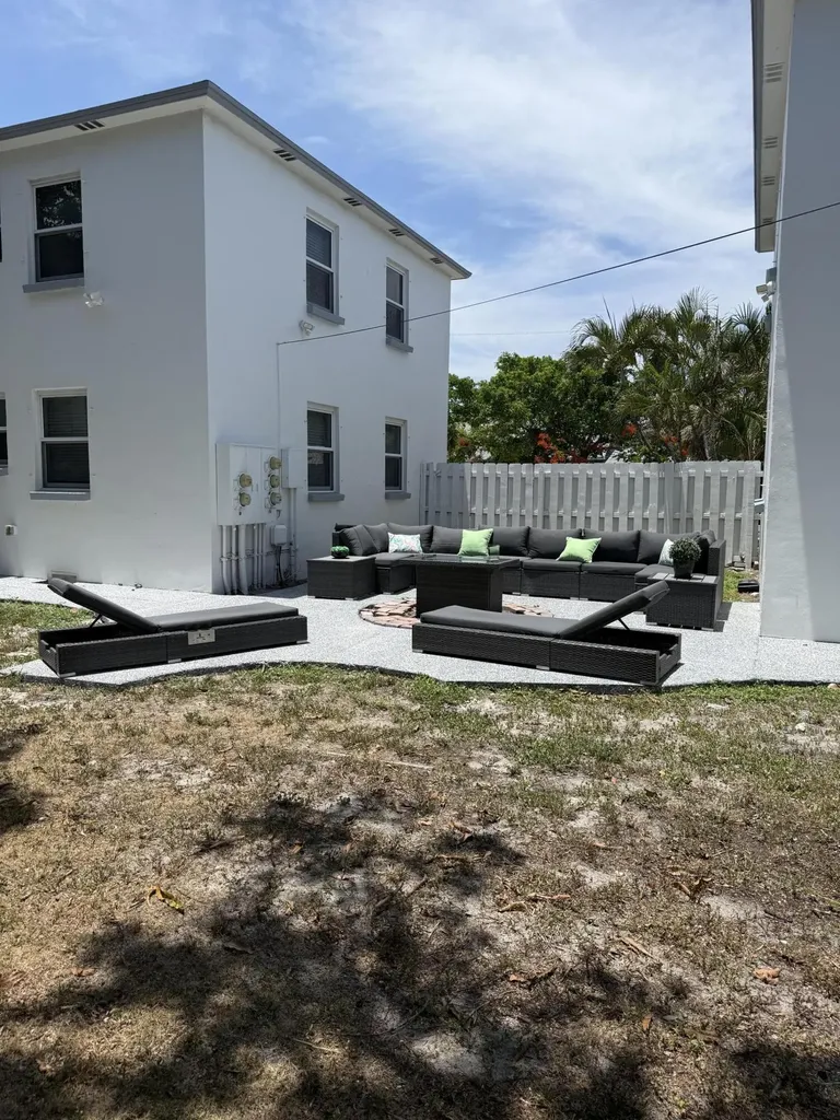 715 2nd Avenue S Lake Worth Beach FL 33460