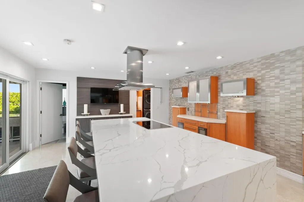 3321 NE 59th Street Fort Lauderdale FL 33308