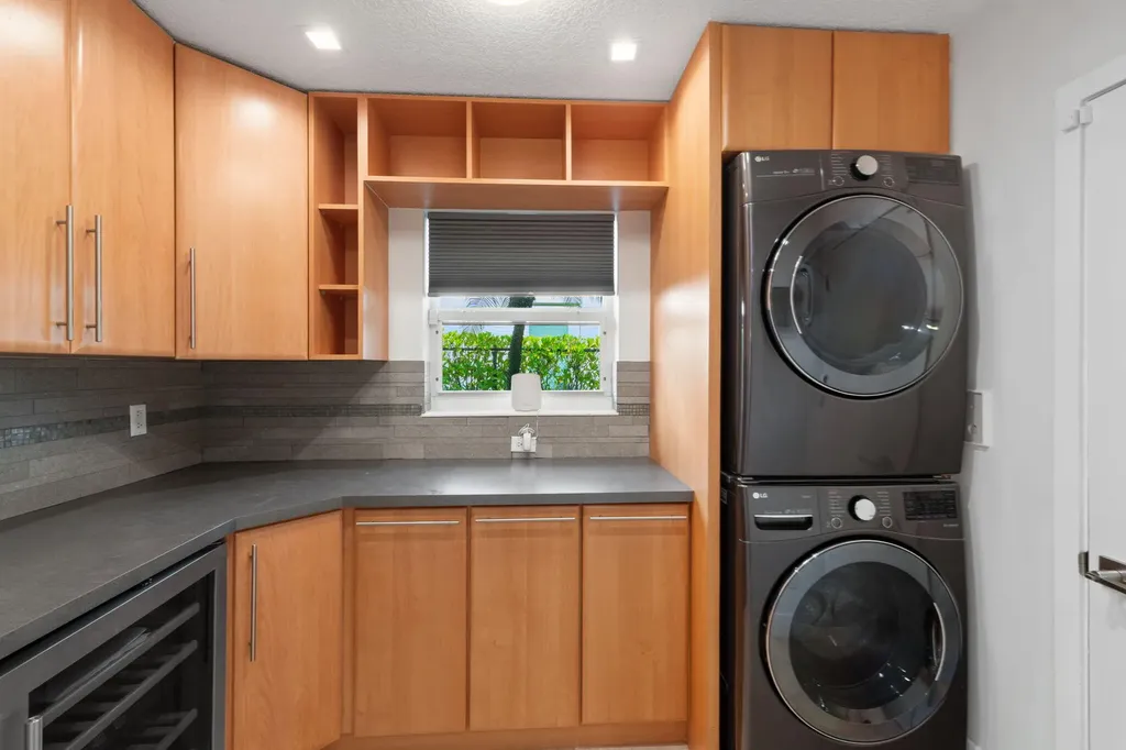 3321 NE 59th Street Fort Lauderdale FL 33308