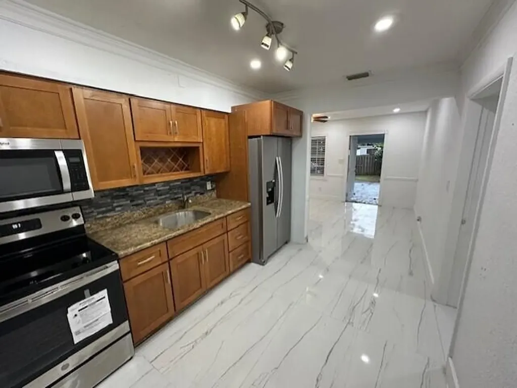 1660 SW 28th Avenue Fort Lauderdale FL 33312