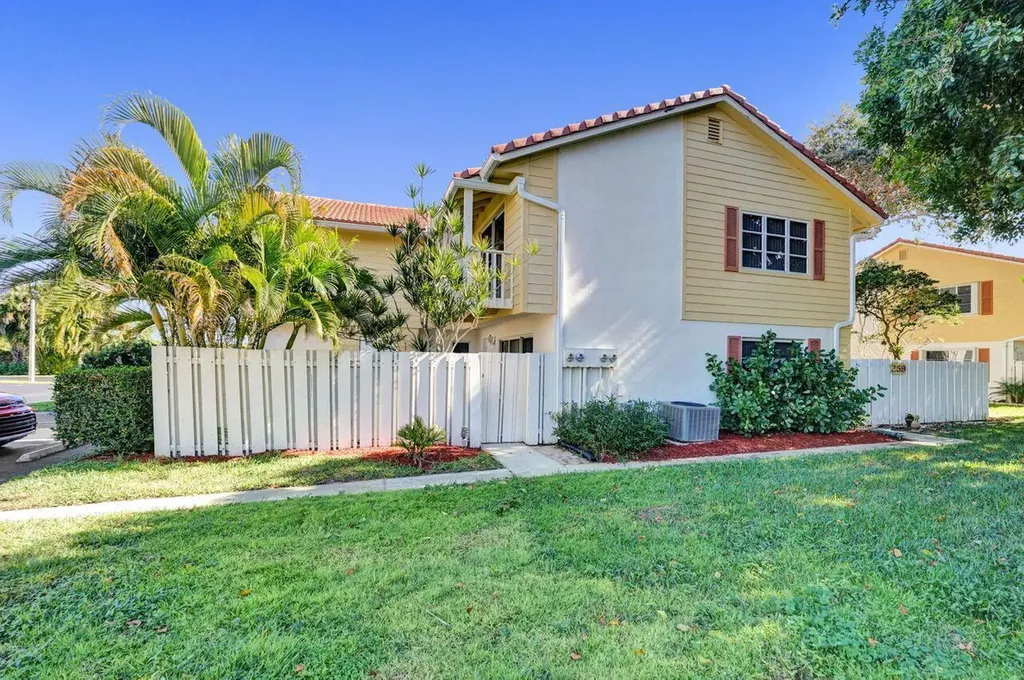 260 Seabreeze Circle Jupiter FL 33477