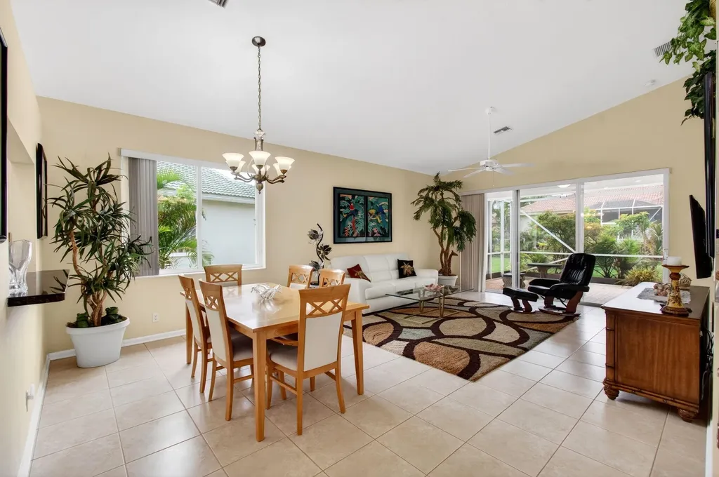 2752 Clipper Circle West Palm Beach FL 33411