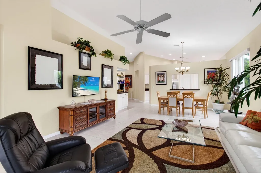 2752 Clipper Circle West Palm Beach FL 33411