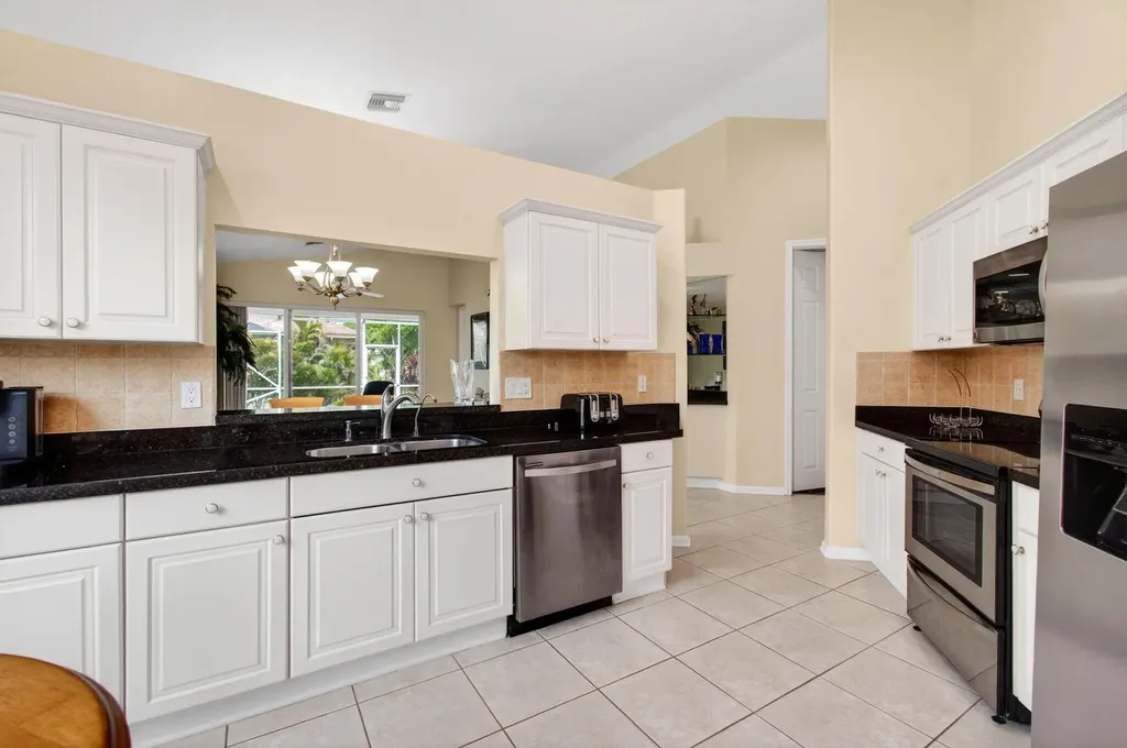 2752 Clipper Circle West Palm Beach FL 33411