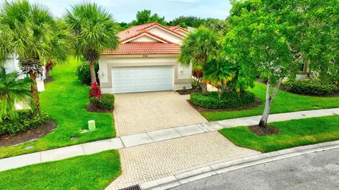 2752 Clipper Circle West Palm Beach FL 33411