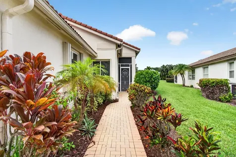 2752 Clipper Circle West Palm Beach FL 33411