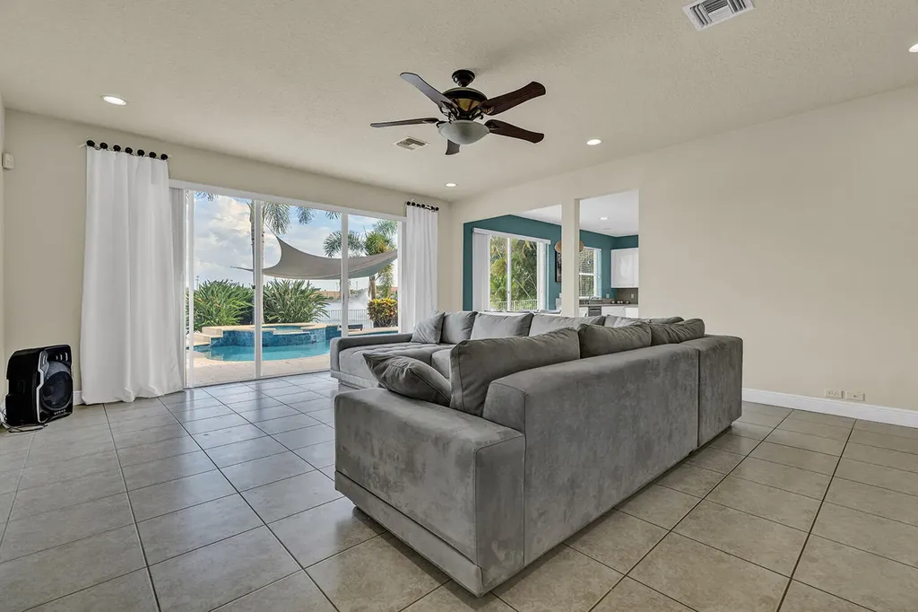 10290 NW 60th Place Parkland FL 33076