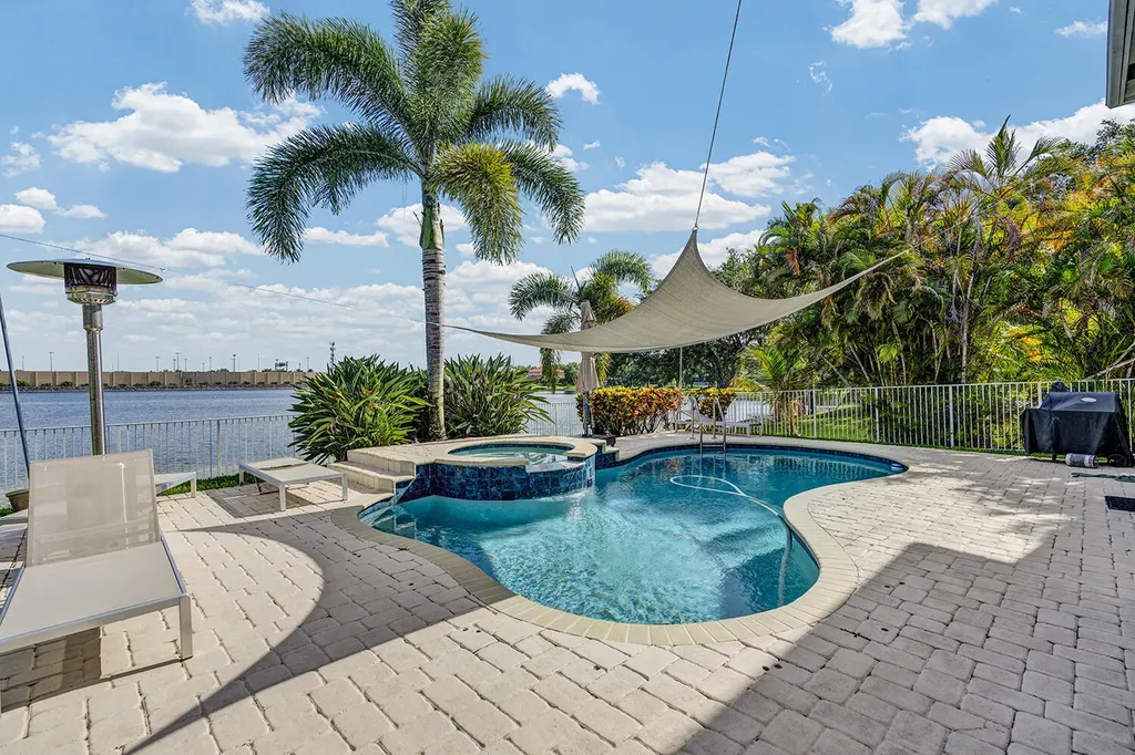 10290 NW 60th Place Parkland FL 33076