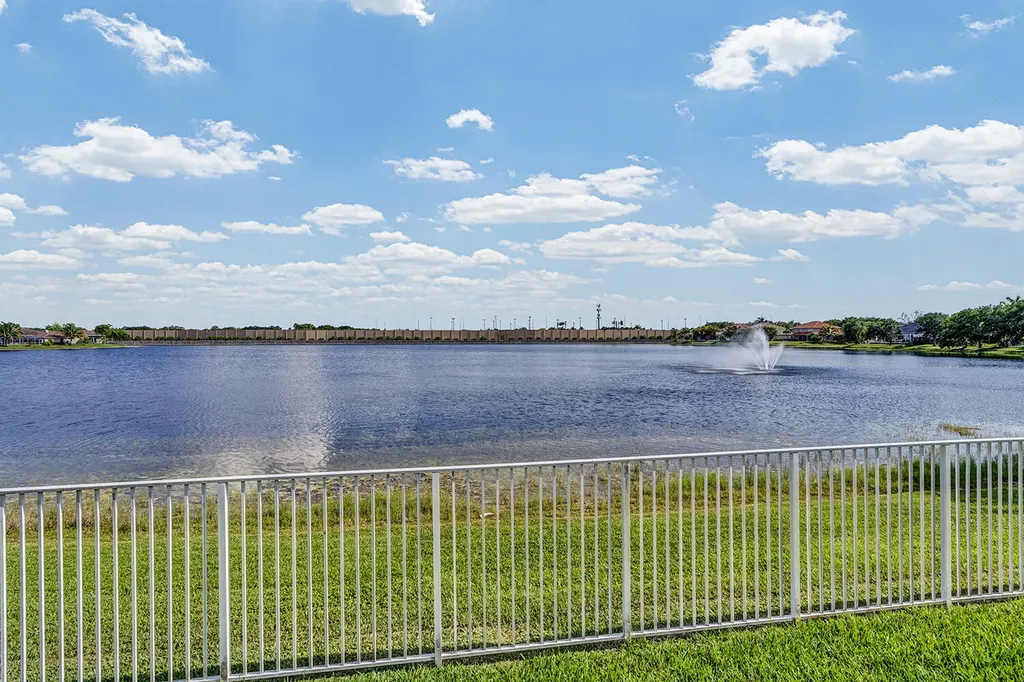 10290 NW 60th Place Parkland FL 33076