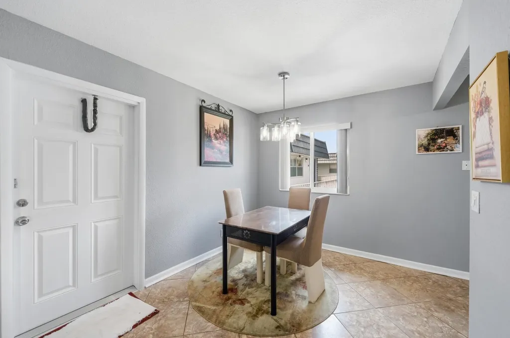 376 Saxony H Delray Beach FL 33446