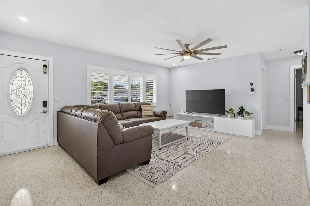 1123 SE 2nd Avenue Deerfield Beach FL 33441