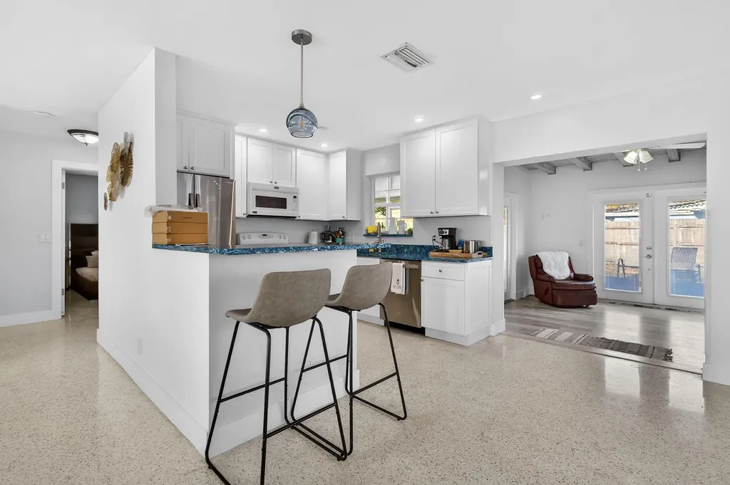 1123 SE 2nd Avenue Deerfield Beach FL 33441