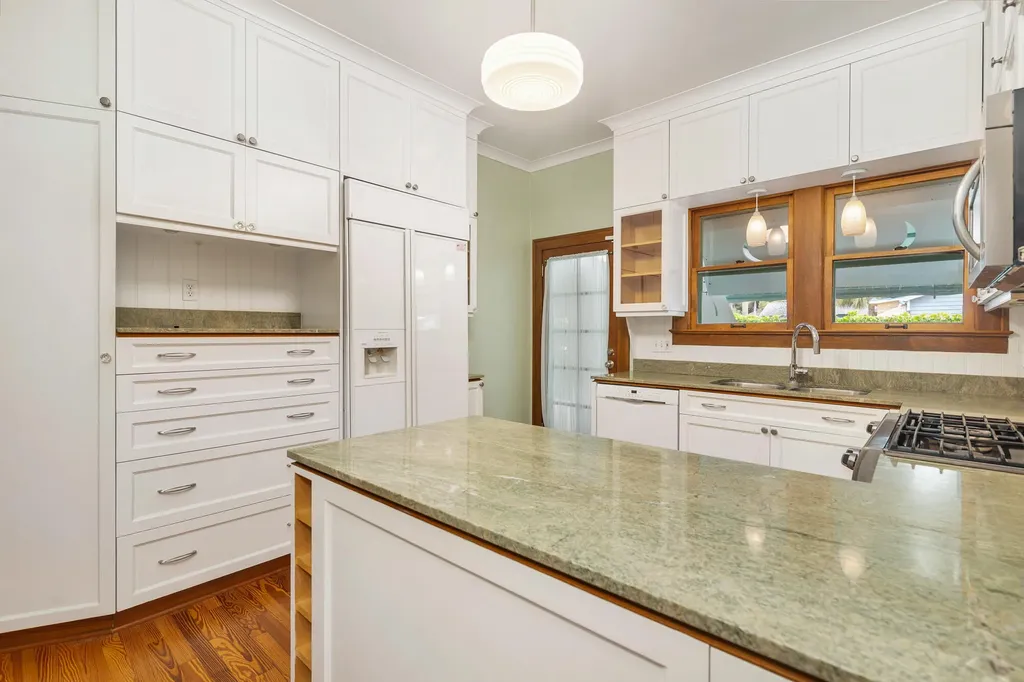 800 Kanuga Drive West Palm Beach FL 33401