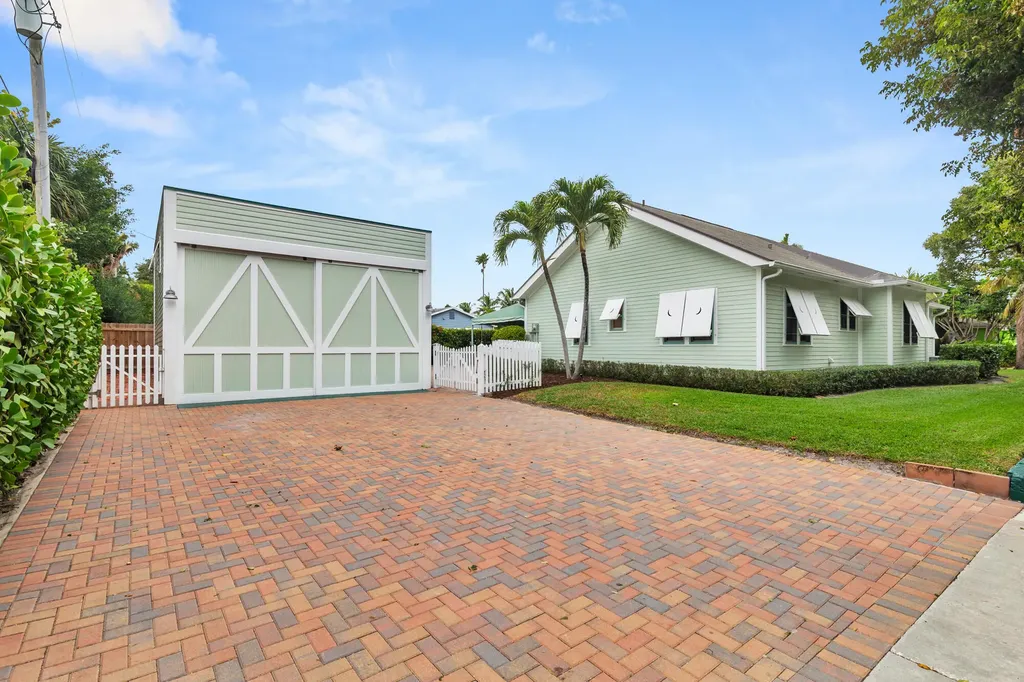 800 Kanuga Drive West Palm Beach FL 33401