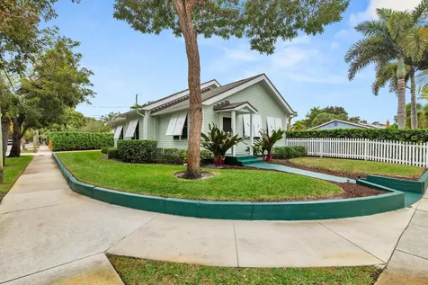 800 Kanuga Drive West Palm Beach FL 33401