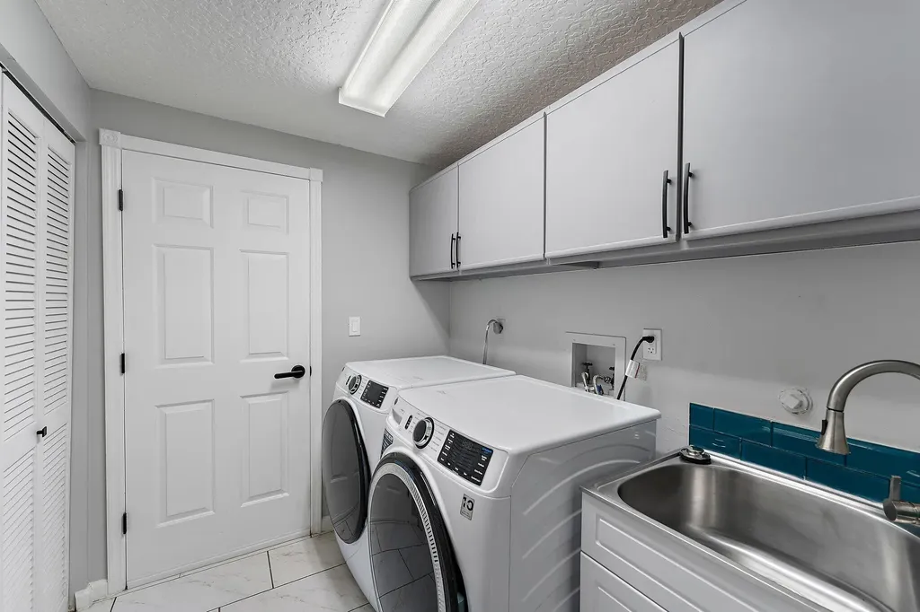 10440 SE Jupiter Narrows Drive Hobe Sound FL 33455