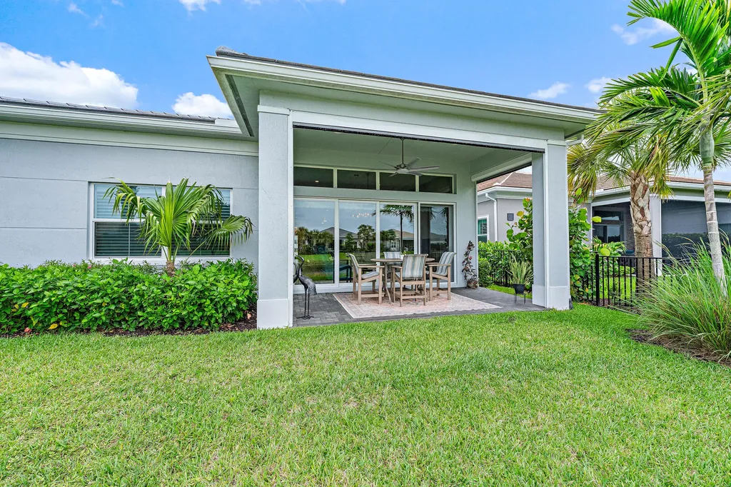 10075 Driftwood Way Palm Beach Gardens FL 33412