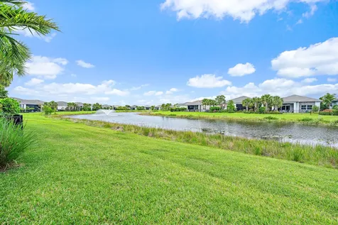 10075 Driftwood Way Palm Beach Gardens FL 33412