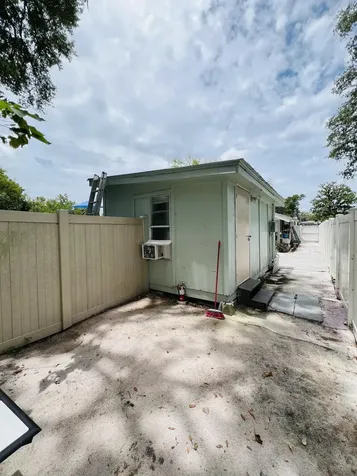 8719 N Ashley Street Tampa FL 33604