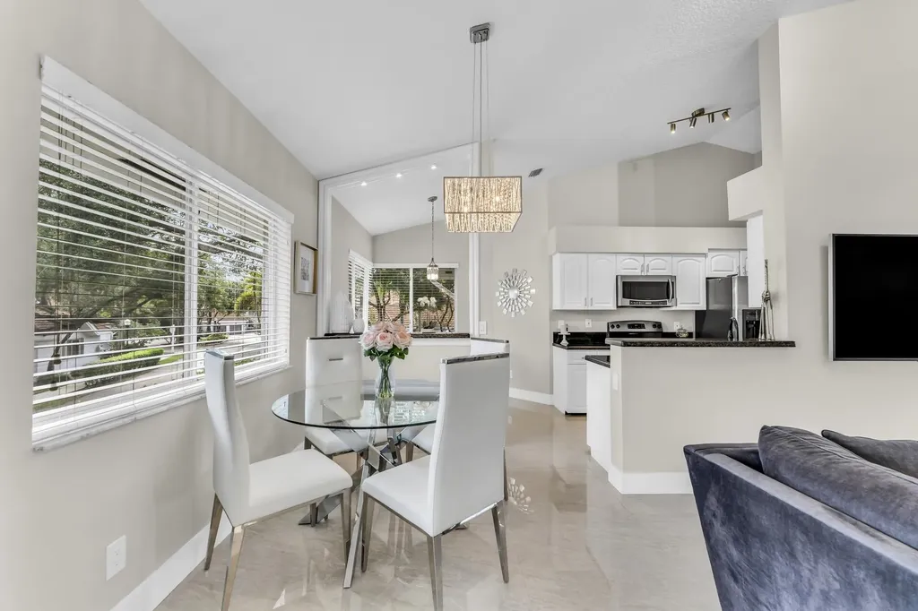 994 NW 93rd Avenue Plantation FL 33324
