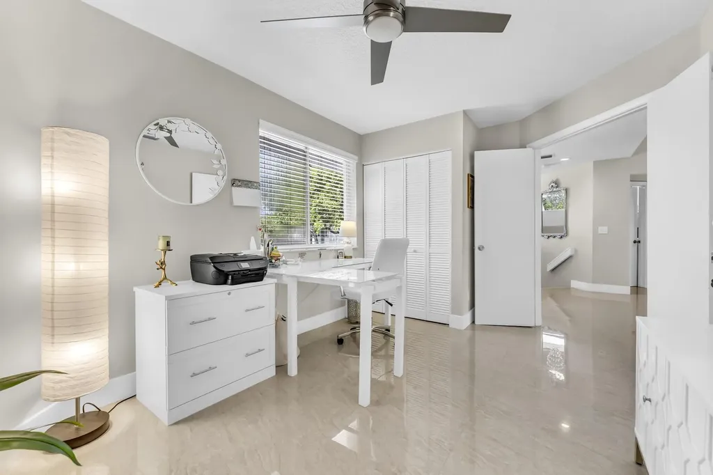 994 NW 93rd Avenue Plantation FL 33324