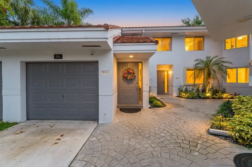 994 NW 93rd Avenue Plantation FL 33324