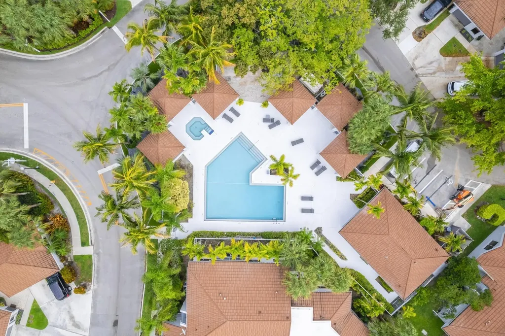 994 NW 93rd Avenue Plantation FL 33324