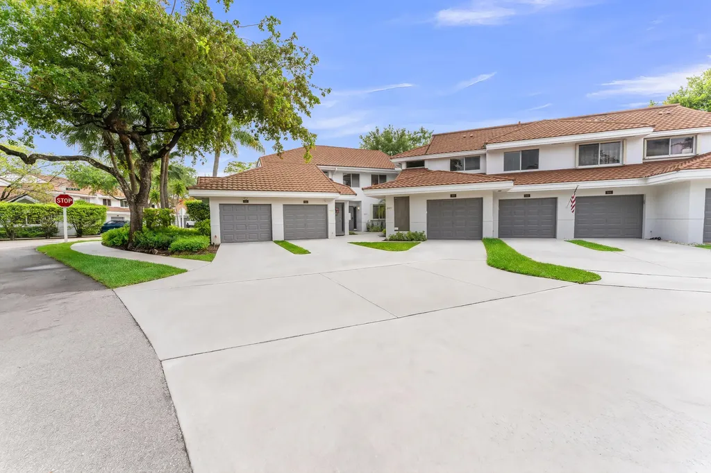 994 NW 93rd Avenue Plantation FL 33324