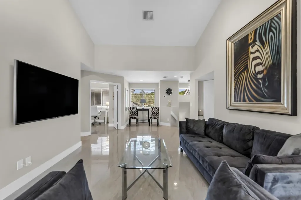 994 NW 93rd Avenue Plantation FL 33324