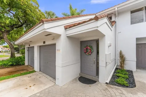 994 NW 93rd Avenue Plantation FL 33324