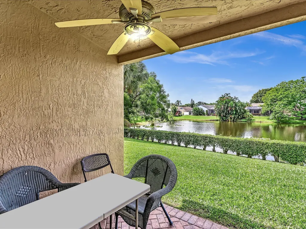 6396 Park Lake Circle Boynton Beach FL 33437