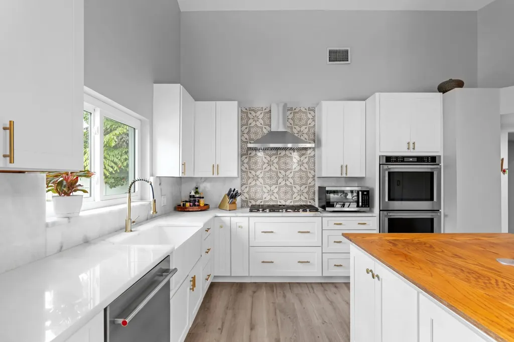 6910 NW 2nd Terrace Boca Raton FL 33487