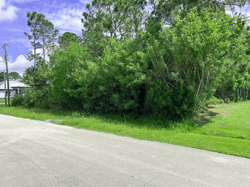 5475 NW Cambo Court Port St Lucie FL 34986